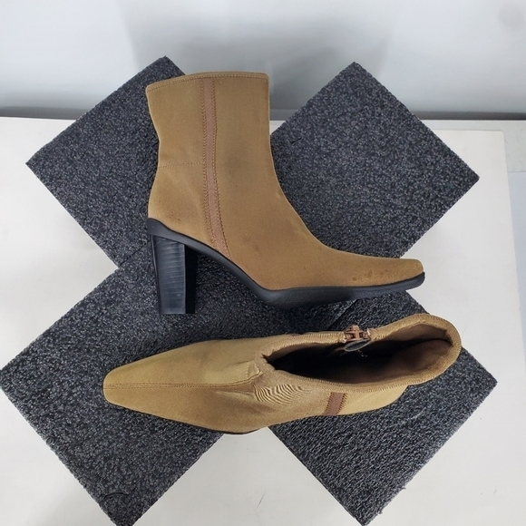 Apostrophe Womens Naomi Ankle Boot Heels Size 7M Beige Fabric Pointed Toe Shoes - Picture 10 of 14